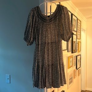 Old Navy dress with smocked neckline. Doen lookalike. Size medium.